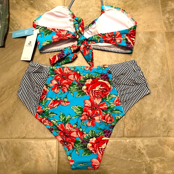 Cupshe Retro Bikini - Picture 2 of 4
